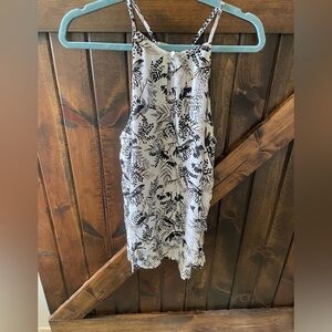 Old Navy Black and White Floral tank top XL